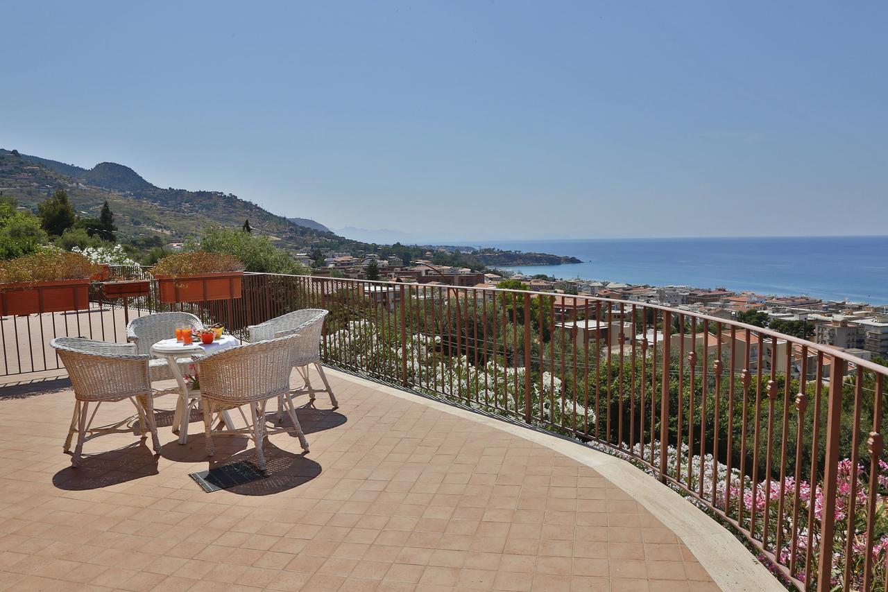 Terrazze Ponente E Levante - By Vacation Service Apartment Cefalu Luaran gambar